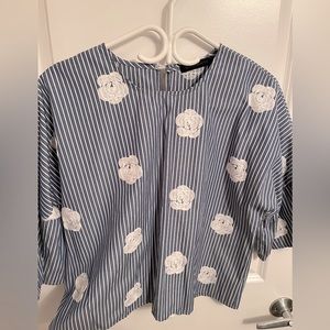 Pinstripe blouse with flowers & ruffled sleeves